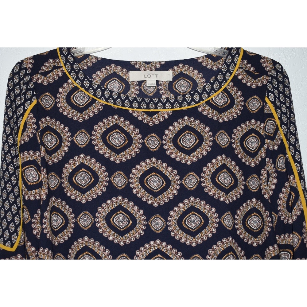 LOFT XS Lightweight top Navy Medallion Blouse Yellow Piping Long Slv Office Work